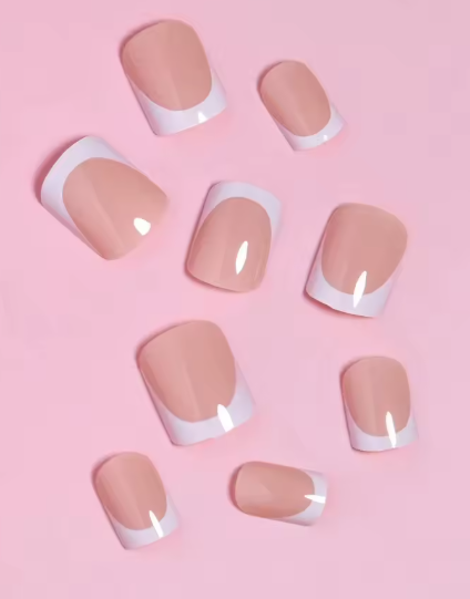 Faux ongles carrés courts